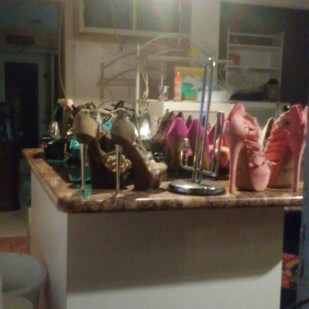 Shoes - Picture 2 of 8